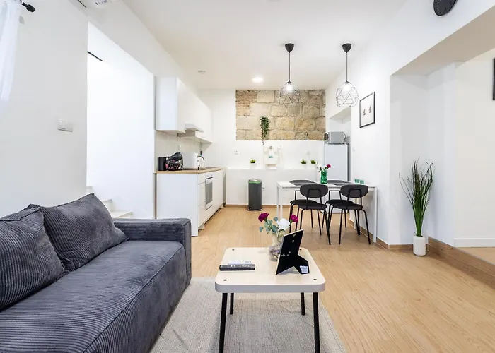 Zeus Downtown Apartment *