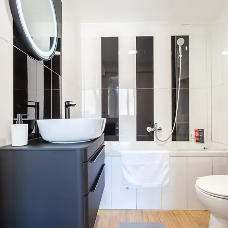 Zeus Downtown * سبليت