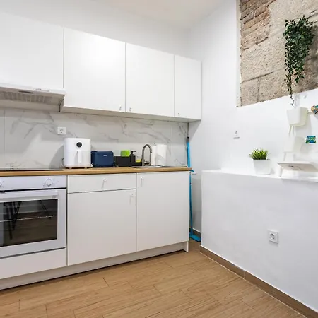 Zeus Downtown * سبليت