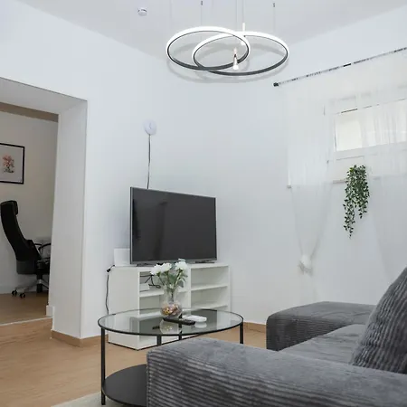 Apartment Zeus Downtown *
