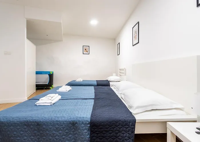 Zeus Downtown Apartman *